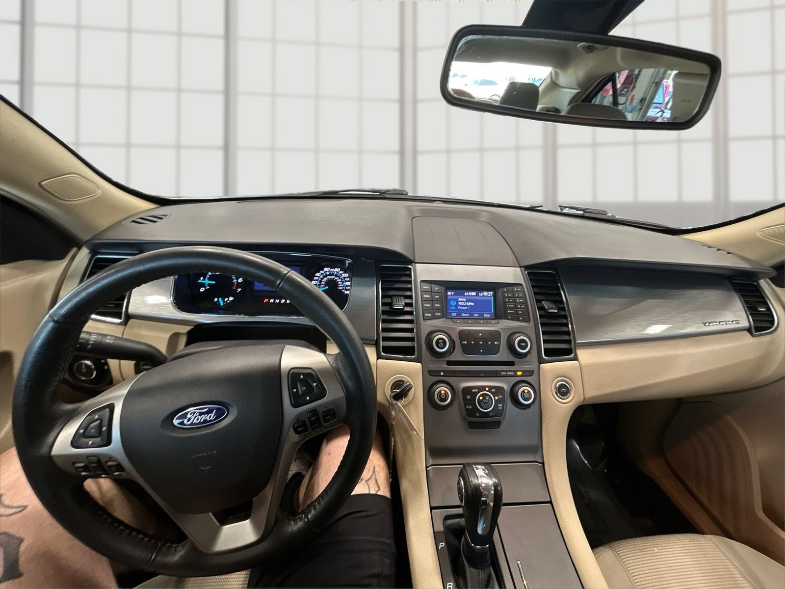 Used 2016 Ford Taurus SEL FWD image 23