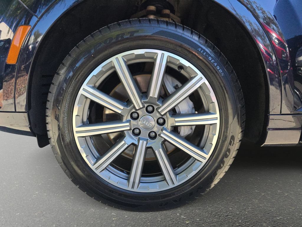 Used 2018 Audi Q7 3.0T Premium AWD/4WD image 37