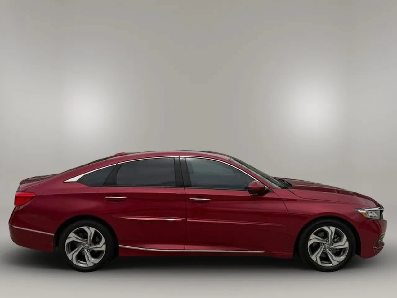 Used 2018 Honda Accord Touring image 8