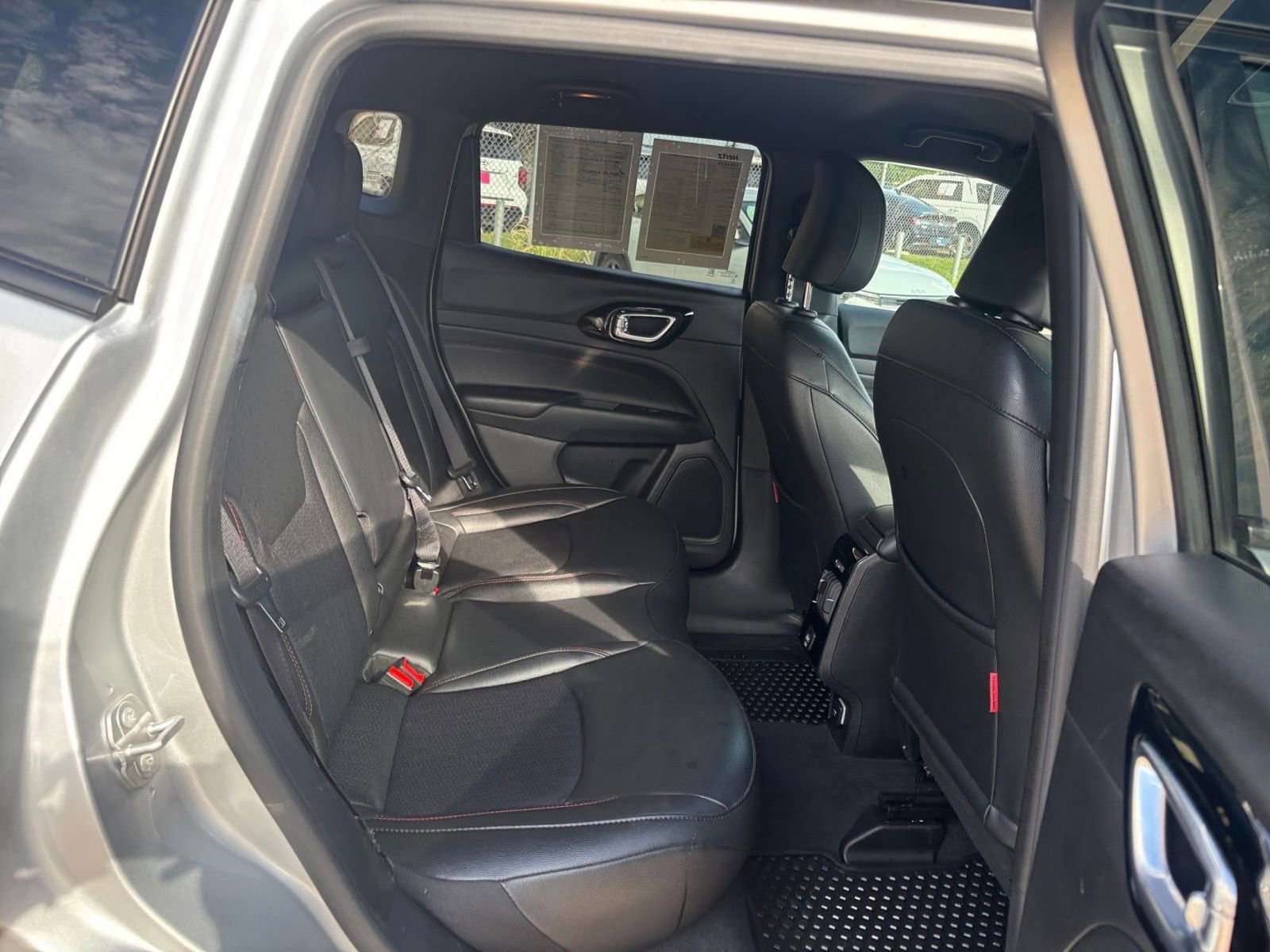 Used 2025 Jeep Compass Trailhawk AWD/4WD image 24
