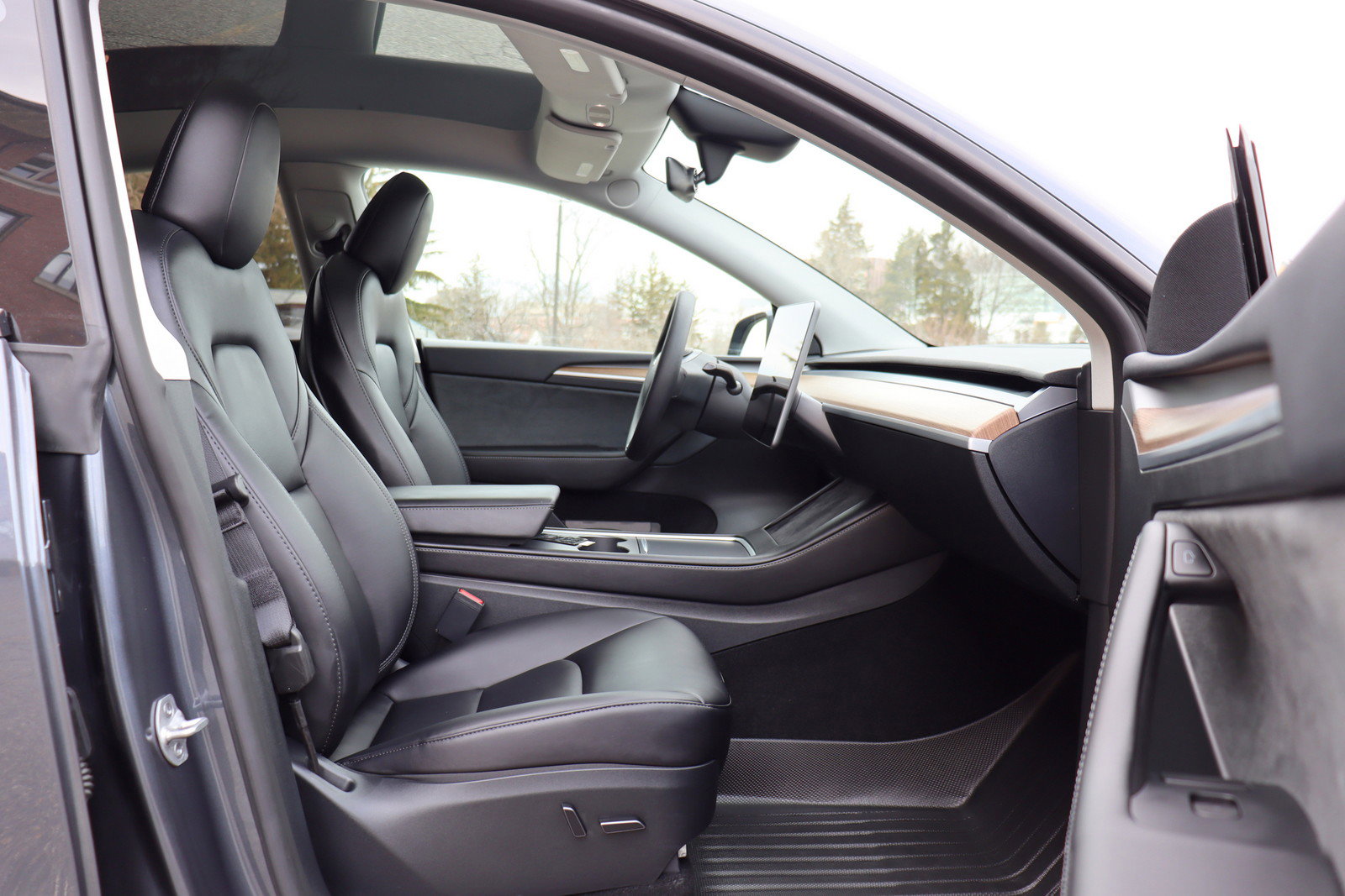 Used 2023 Tesla Model Y Long Range image 22