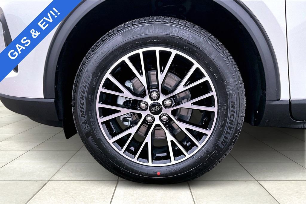 New 2026 Ford Escape SE w/ Class II Trailer Tow Package image 7