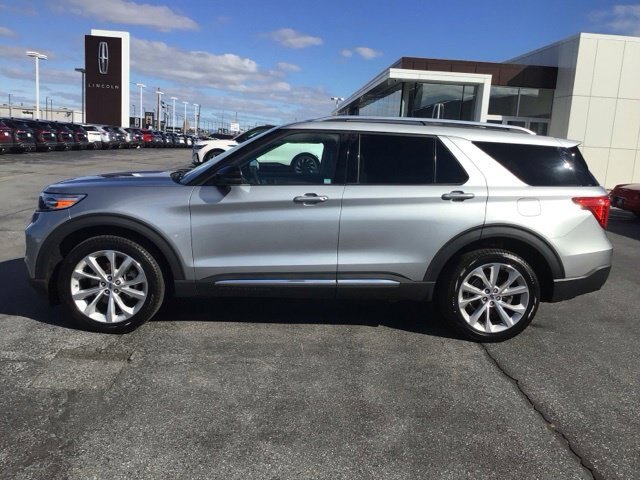 Certified 2024 Ford Explorer Platinum w/ Technology Package AWD/4WD image 5