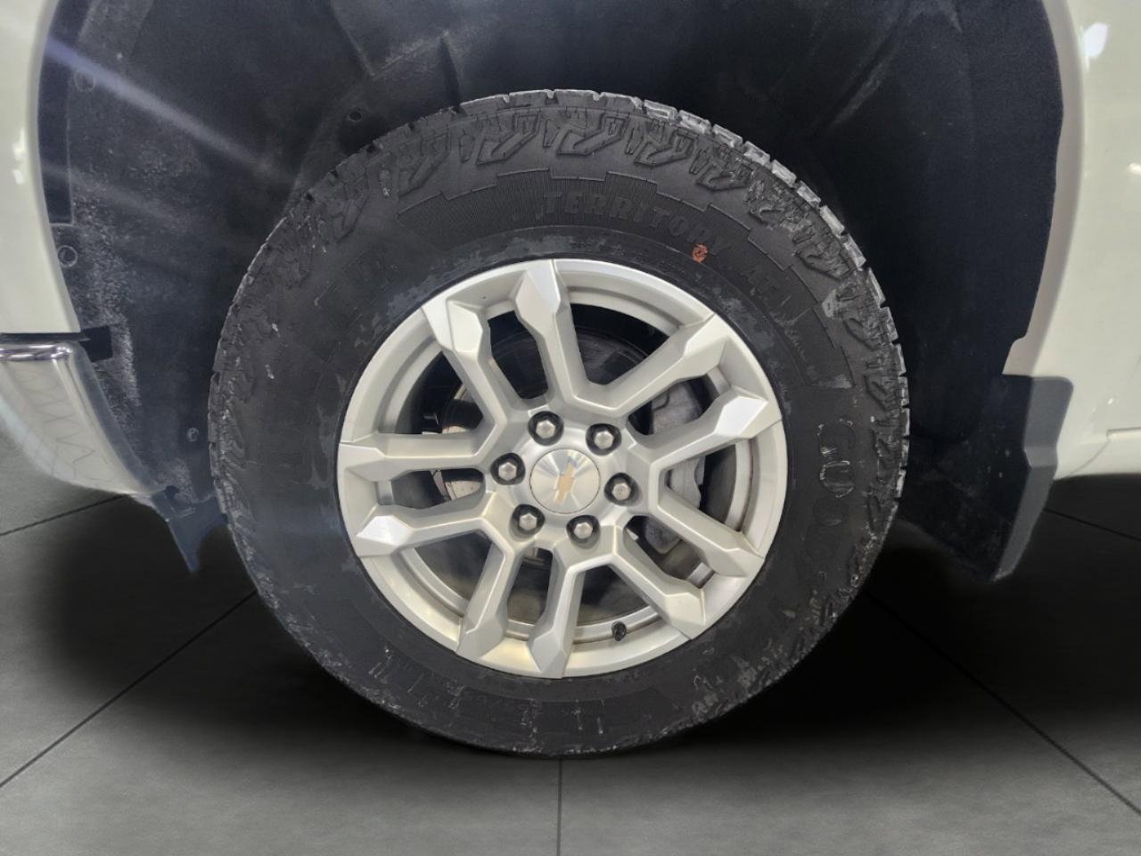 Used 2024 Chevrolet Silverado 1500 LT image 37