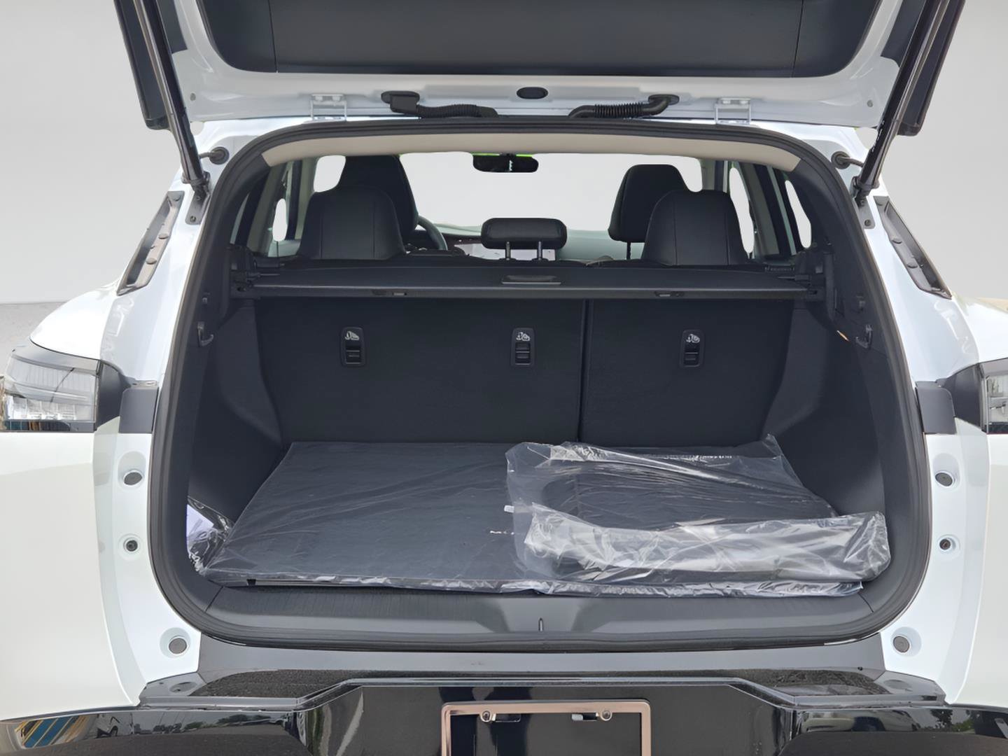 New 2026 Nissan Murano Platinum w/ Cargo Package AWD/4WD image 16
