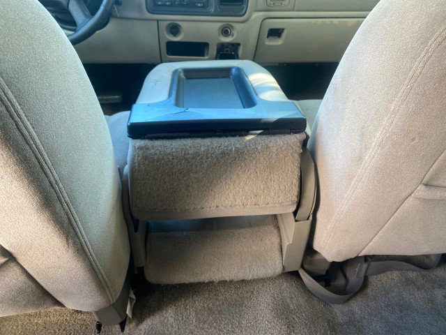 Used 2003 Chevrolet Suburban LS image 77