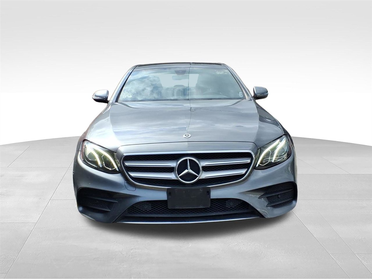 Used 2018 Mercedes-Benz E 300 4MATIC w/ Premium 1 Package image 2