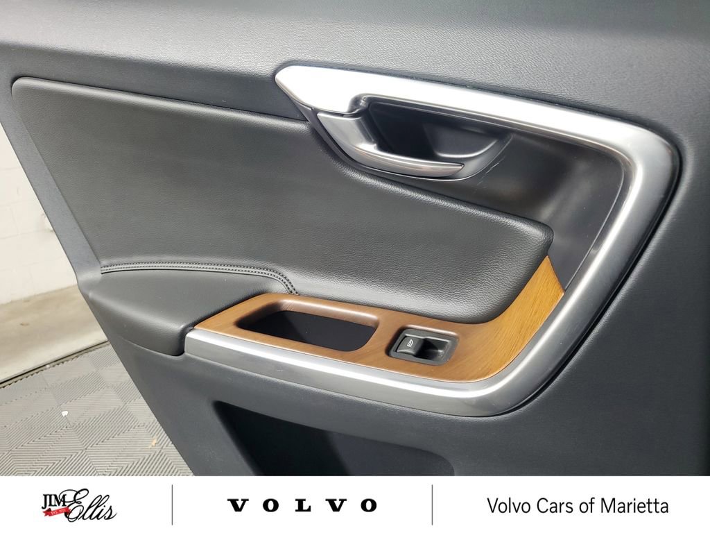 Used 2017 Volvo XC60 T5 Inscription FWD image 17
