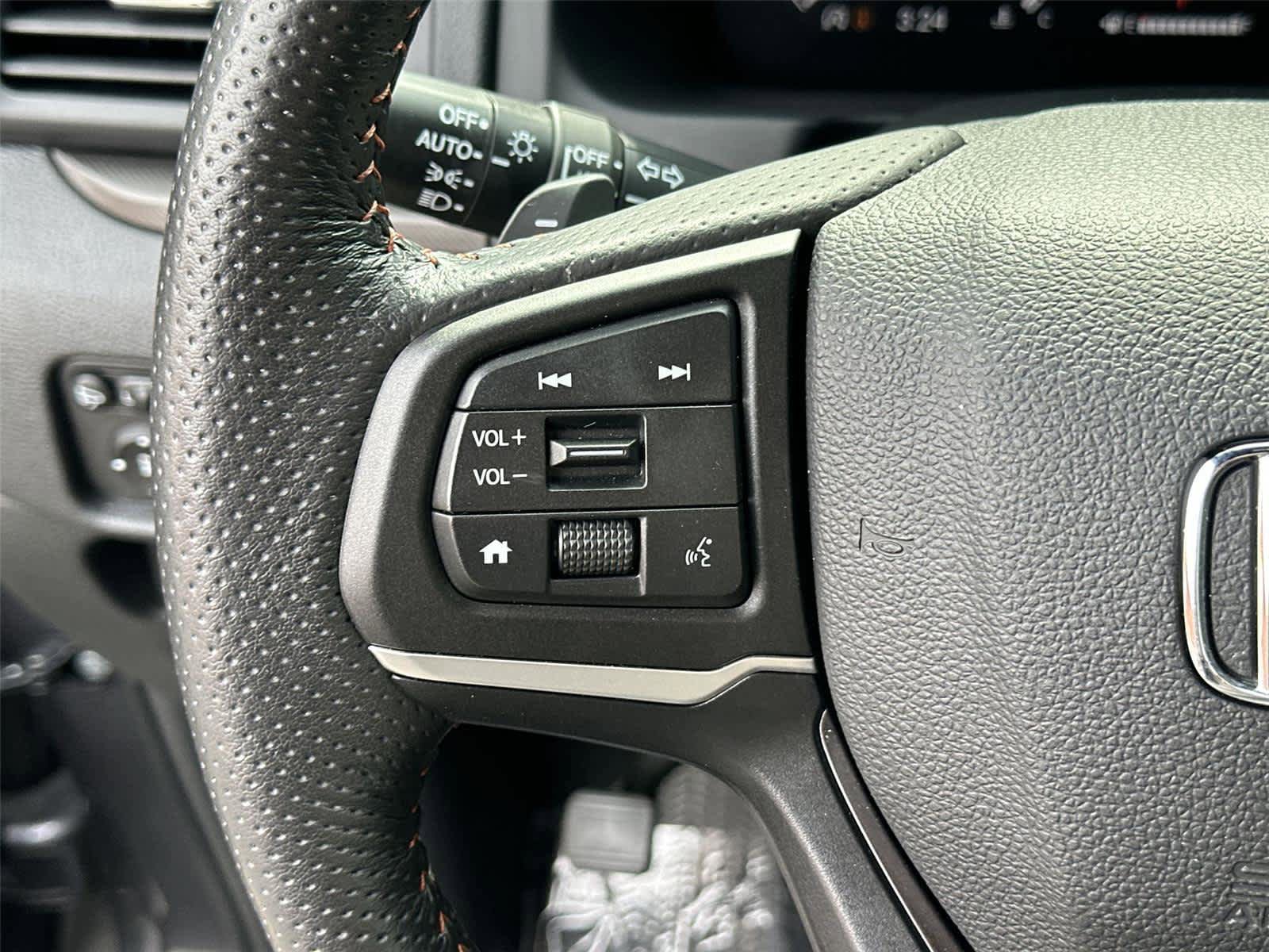 Used 2025 Honda Ridgeline TrailSport image 24