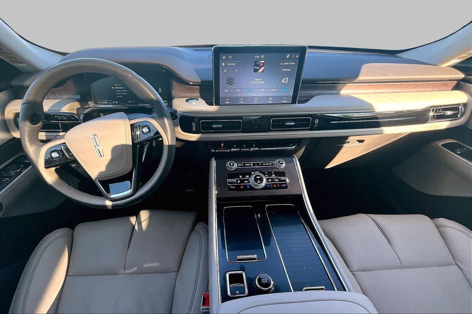 Used 2023 Lincoln Aviator Grand Touring w/ Equipment Group 301A AWD/4WD image 15