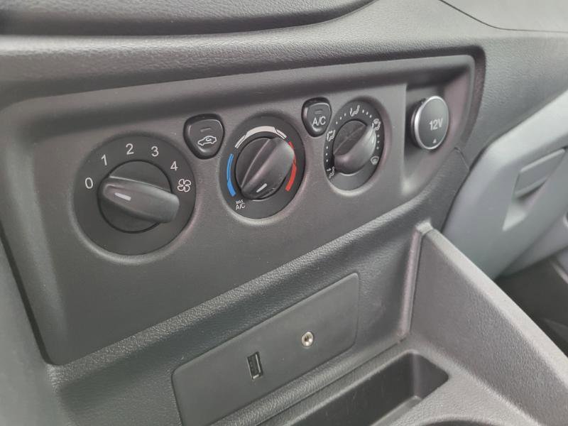 Used 2016 Ford Transit 150 XLT image 21