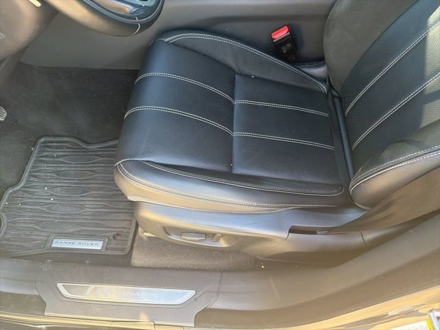 Used 2019 Land Rover Range Rover Velar R-Dynamic SE AWD/4WD image 7