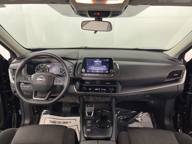Used 2025 Nissan Rogue SV FWD image 38