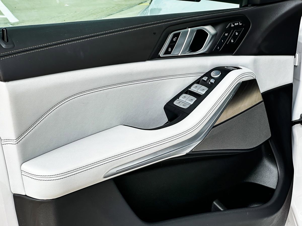 Certified 2024 BMW X7 xDrive40i w/ Executive Package image 11