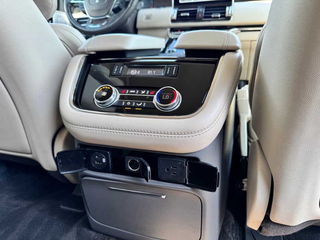 Used 2021 Lincoln Navigator Reserve w/ Luxury Package image 18