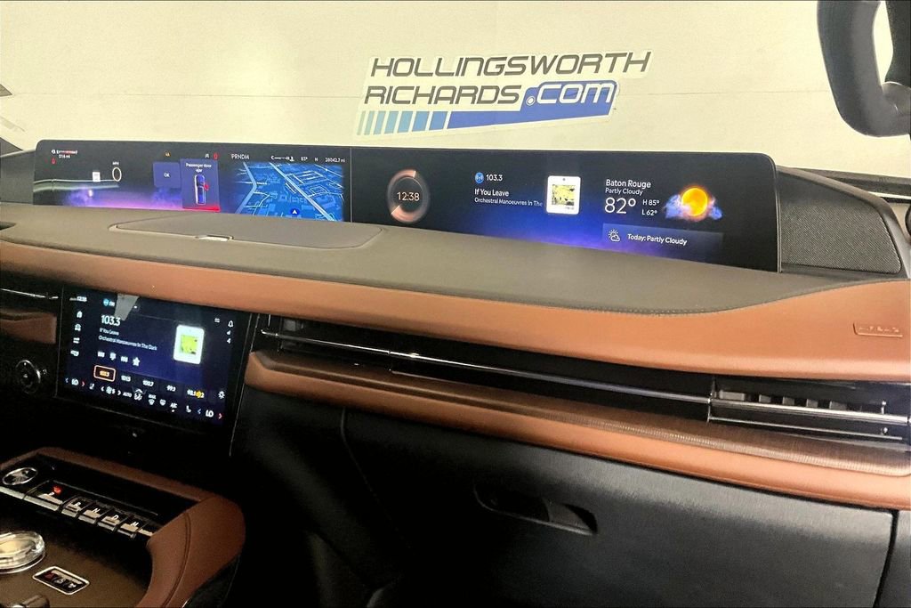 Used 2025 Lincoln Navigator Reserve image 12