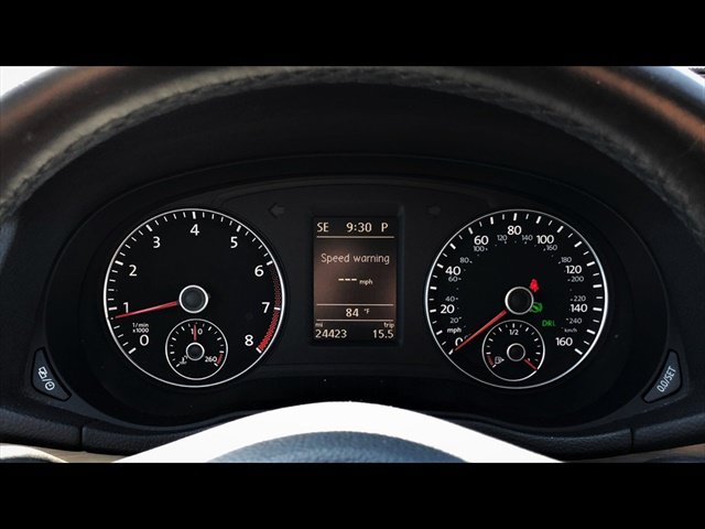 Used 2015 Volkswagen Passat 1.8T SE FWD image 9