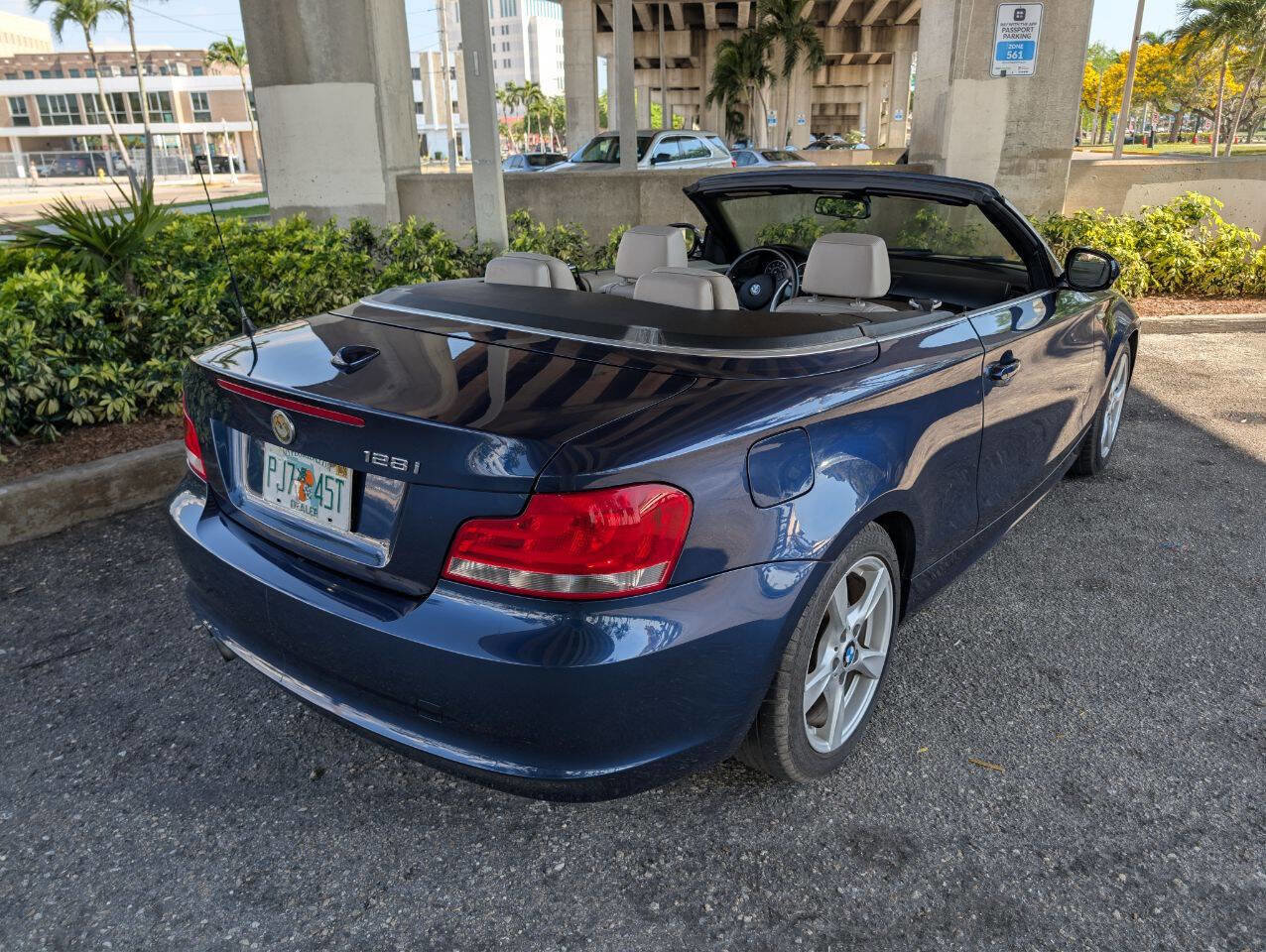 Used 2012 BMW 128i Convertible image 6