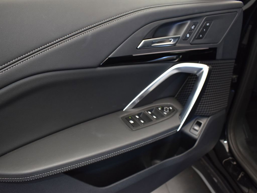 Used 2025 BMW X1 xDrive28i image 11