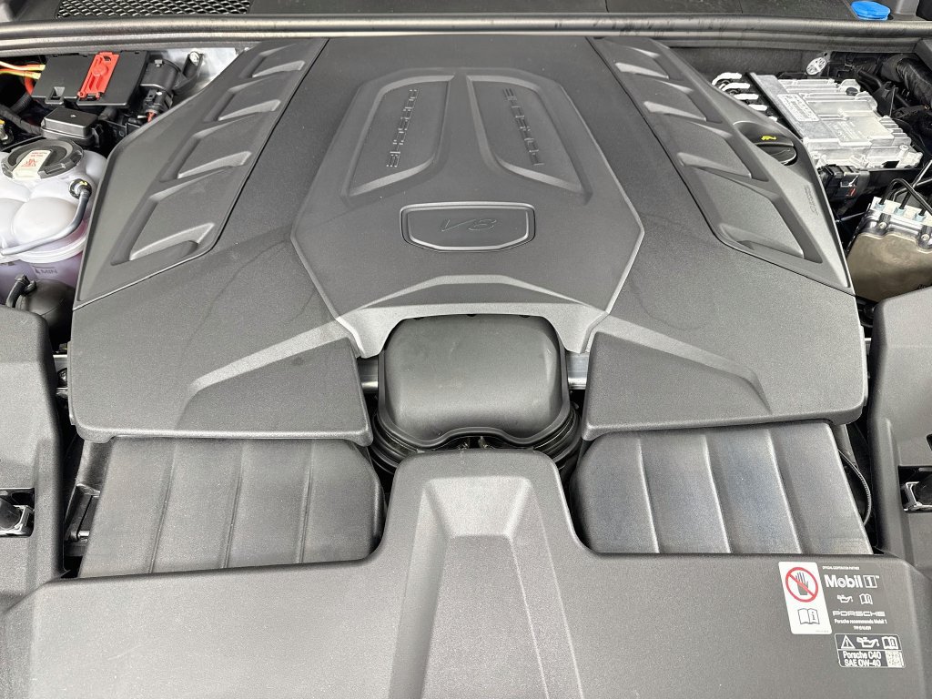 Certified 2026 Porsche Cayenne Turbo GT AWD/4WD image 31