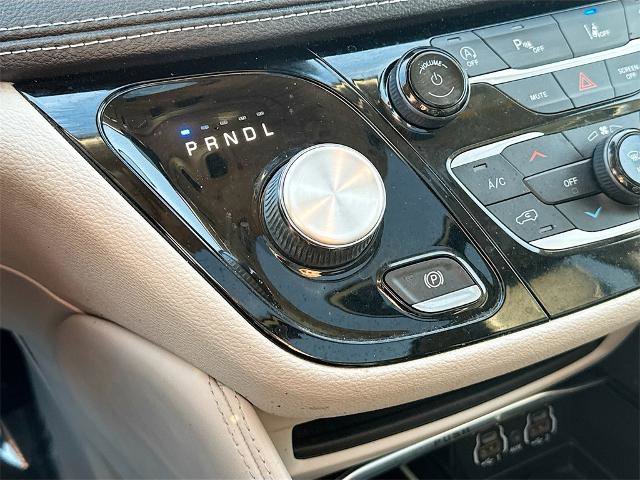 Used 2021 Chrysler Pacifica Limited image 15