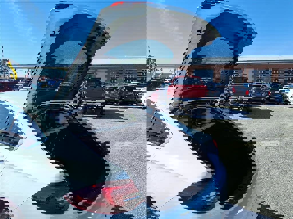 Used 2018 Buick Regal Preferred w/ Driver Confidence Package #1 image 5