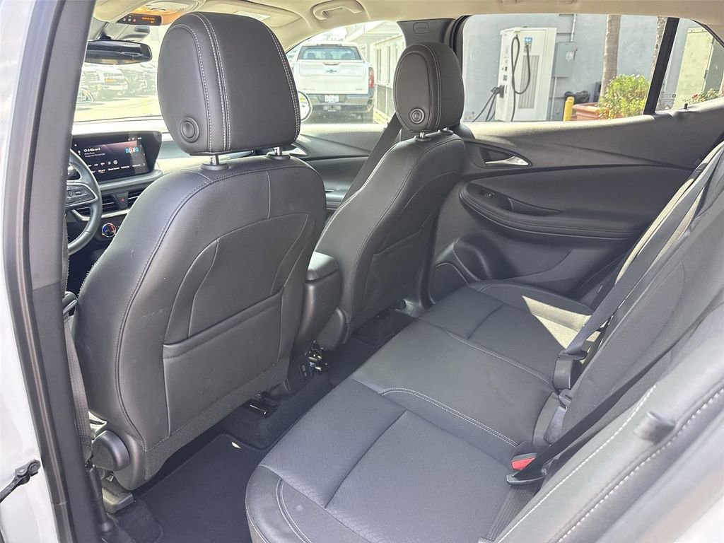 Used 2025 Buick Encore GX Preferred FWD image 22