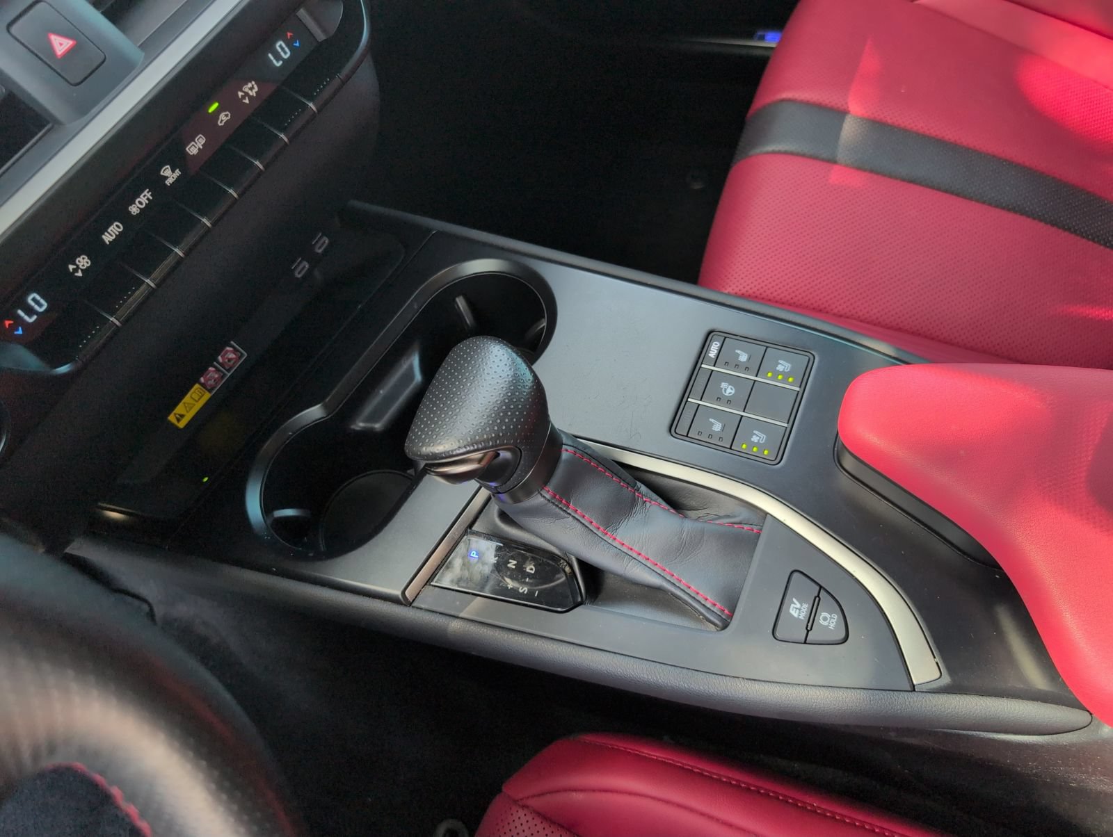 Certified 2024 Lexus UX 250h F Sport FWD image 15