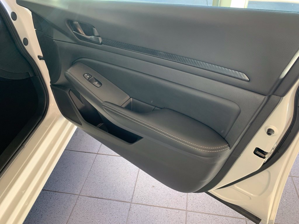 Used 2026 Nissan Altima 2.5 SV AWD/4WD image 19