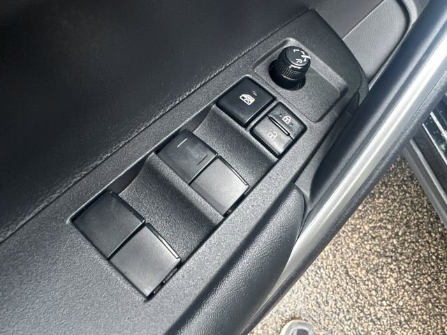 Certified 2024 Toyota Corolla Cross SE image 29