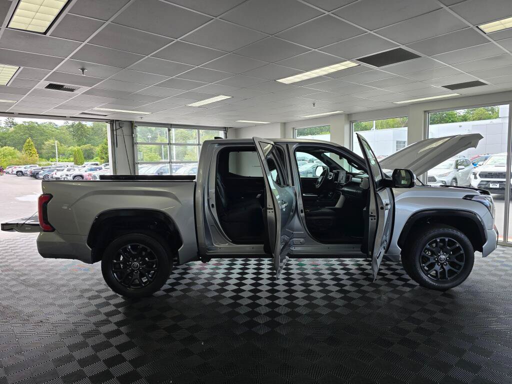 Used 2023 Toyota Tundra Platinum AWD/4WD image 16