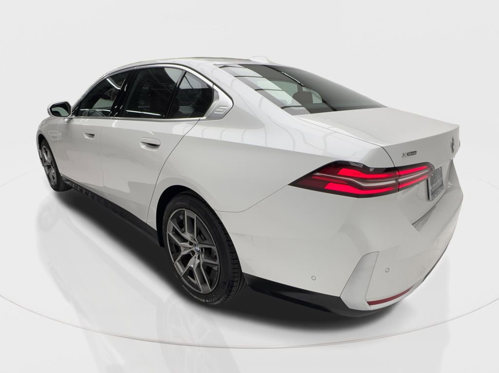 Used 2026 BMW 530i xDrive image 10