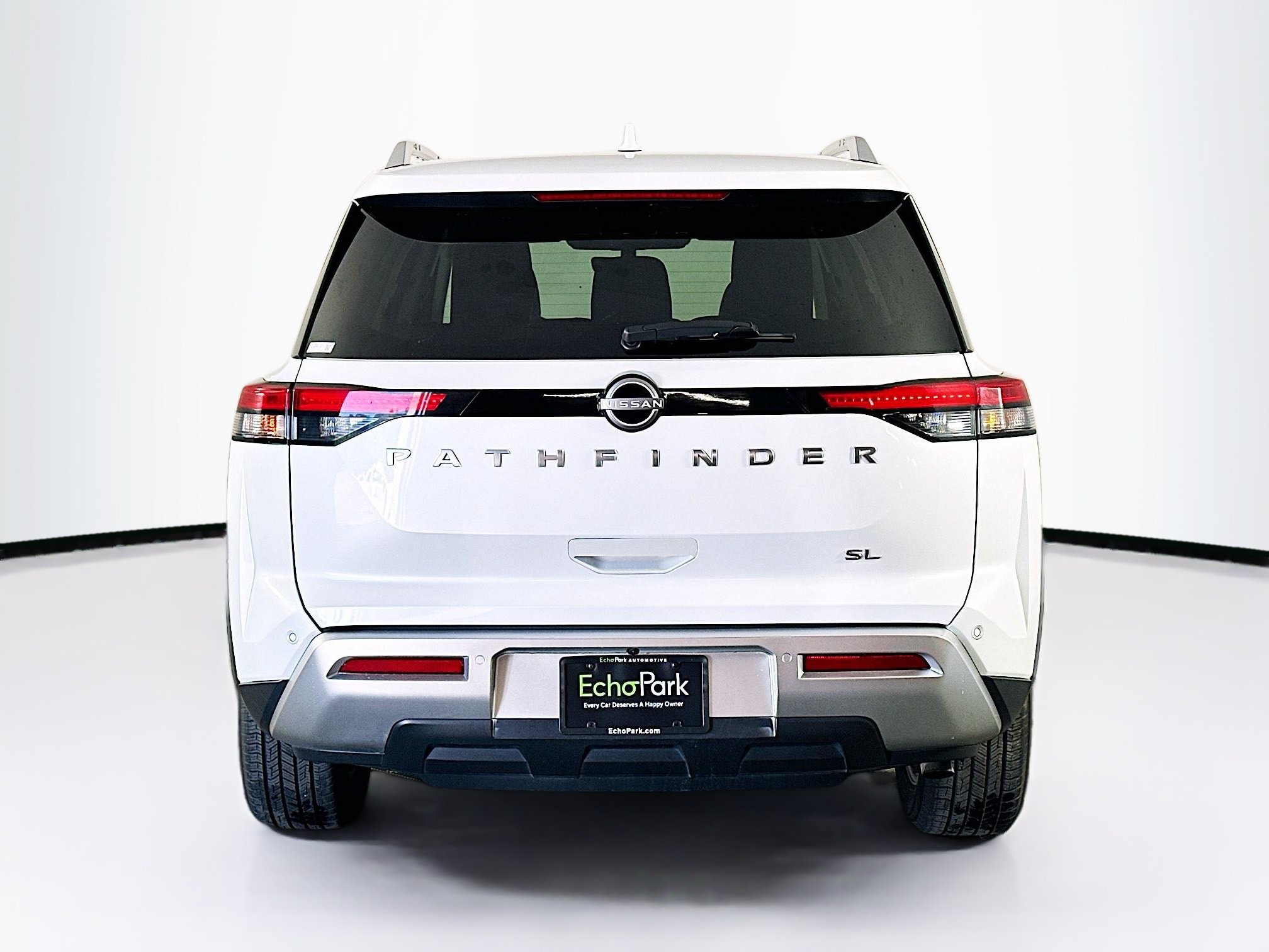 Used 2025 Nissan Pathfinder SL FWD image 7