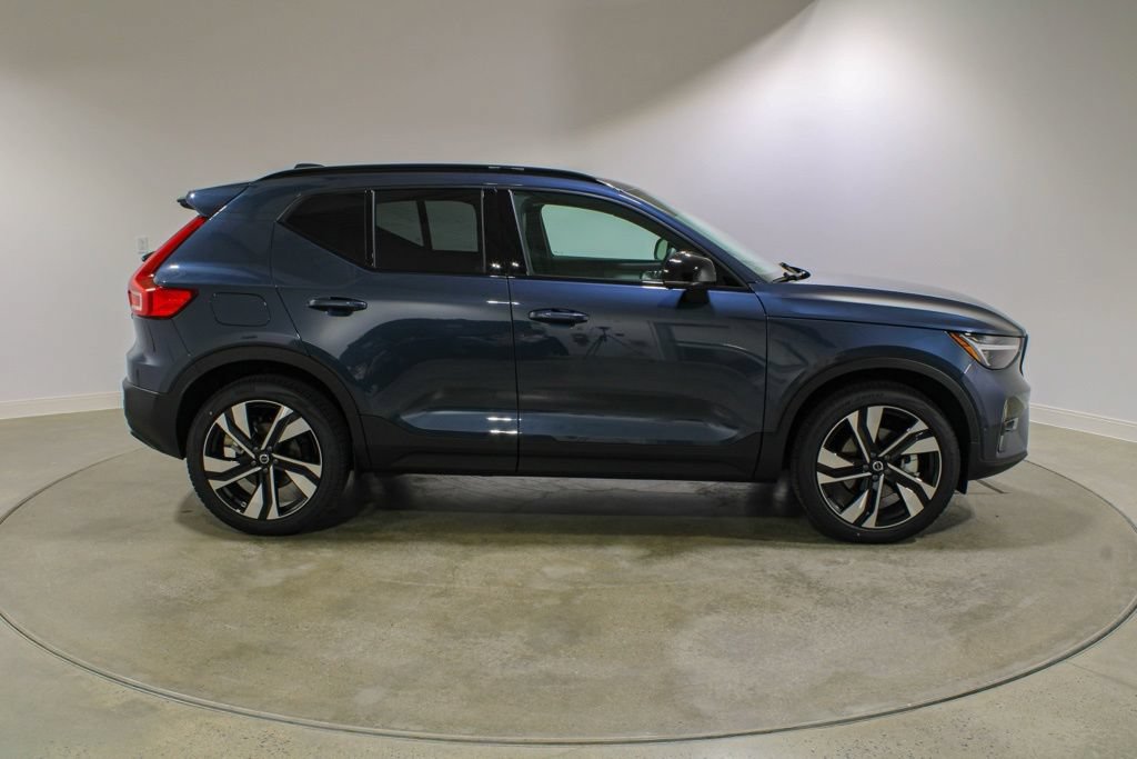 New 2026 Volvo XC40 B5 Ultra w/ Protection Package Premier AWD/4WD image 6
