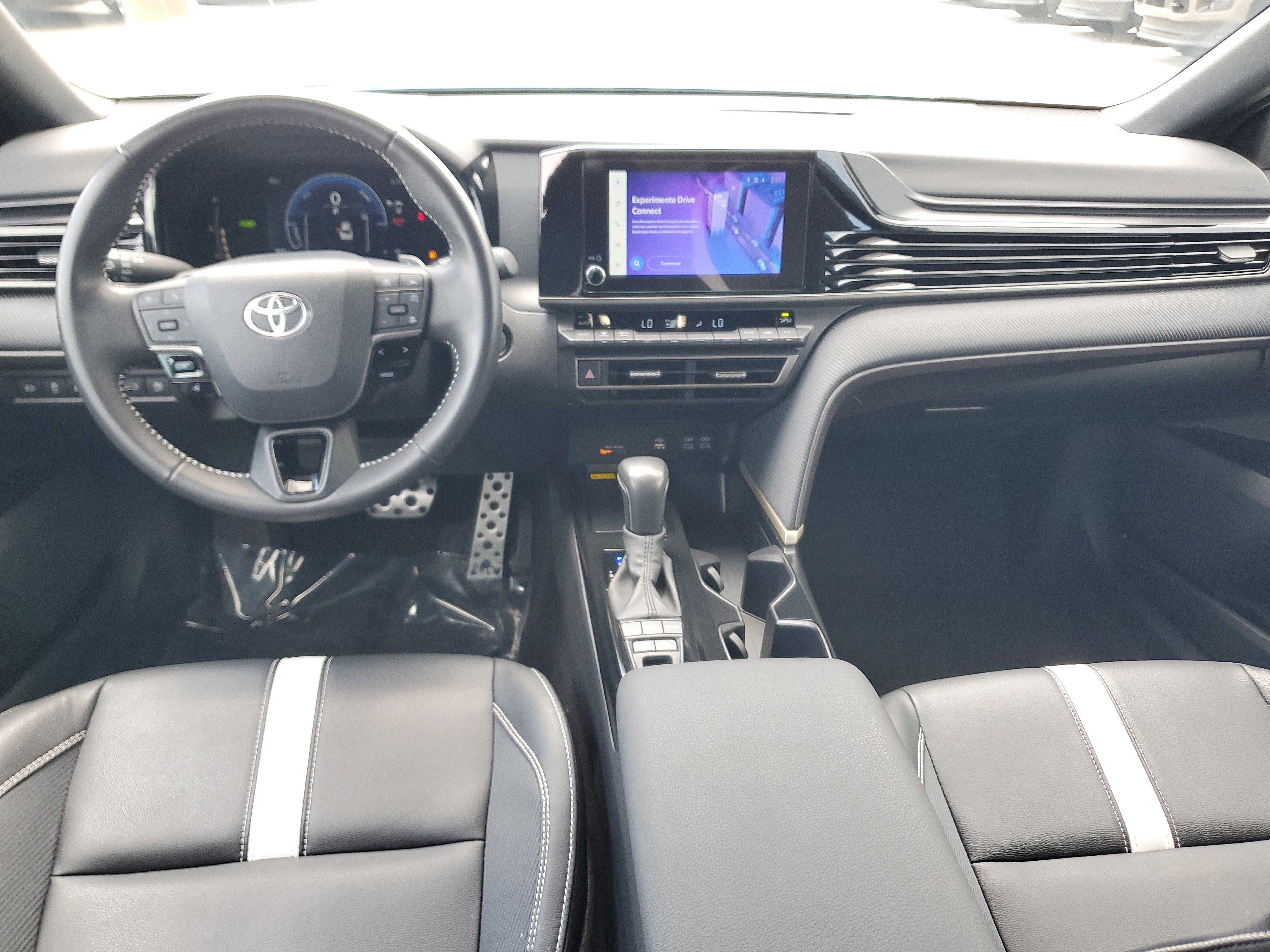 Used 2025 Toyota Camry SE FWD image 15
