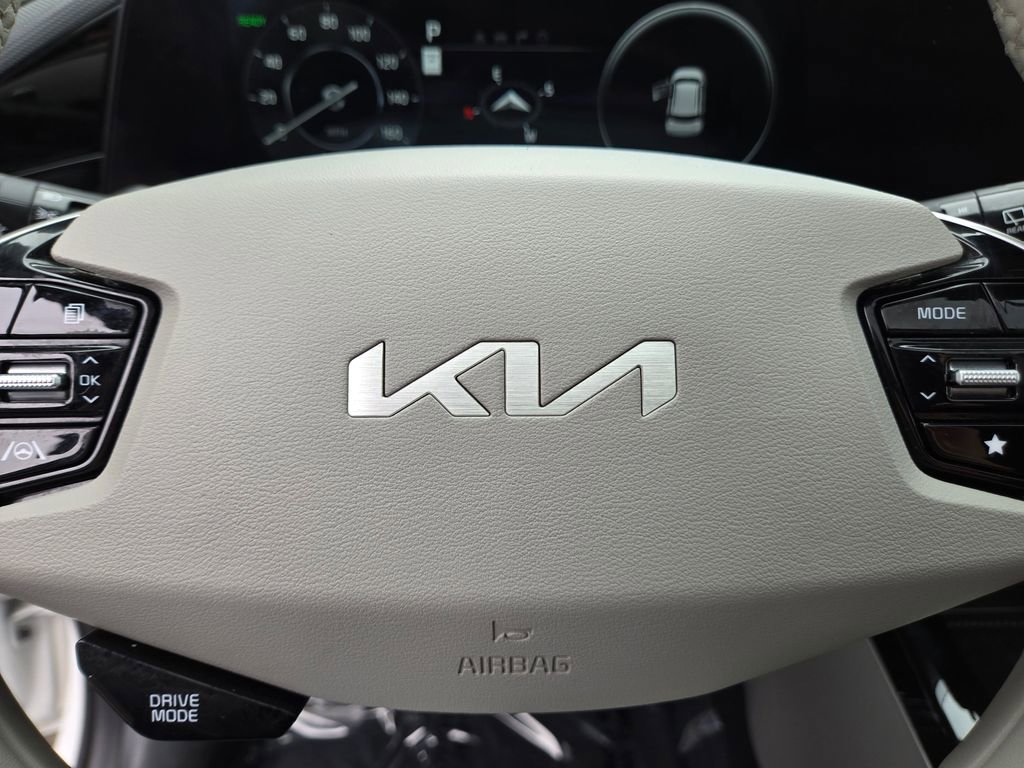 Certified 2024 Kia Niro Wave w/ Wave Preserve Package FWD image 27