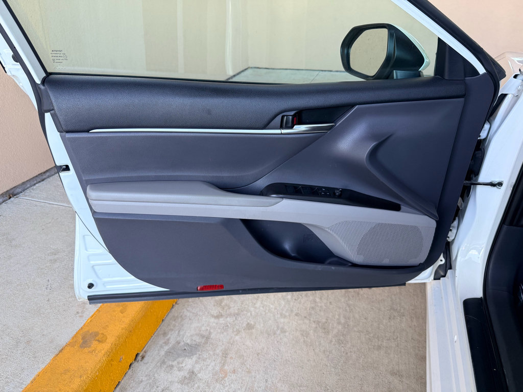 Used 2022 Toyota Camry SE FWD image 10