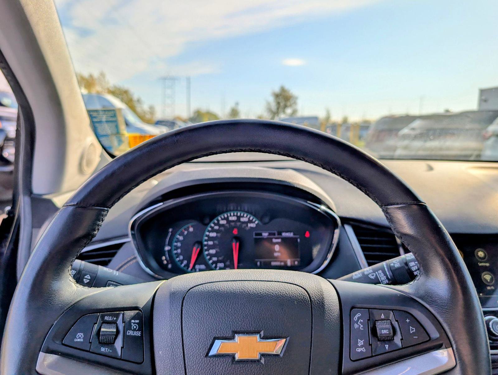 Used 2019 Chevrolet Trax LT w/ LT Convenience Package AWD/4WD image 12