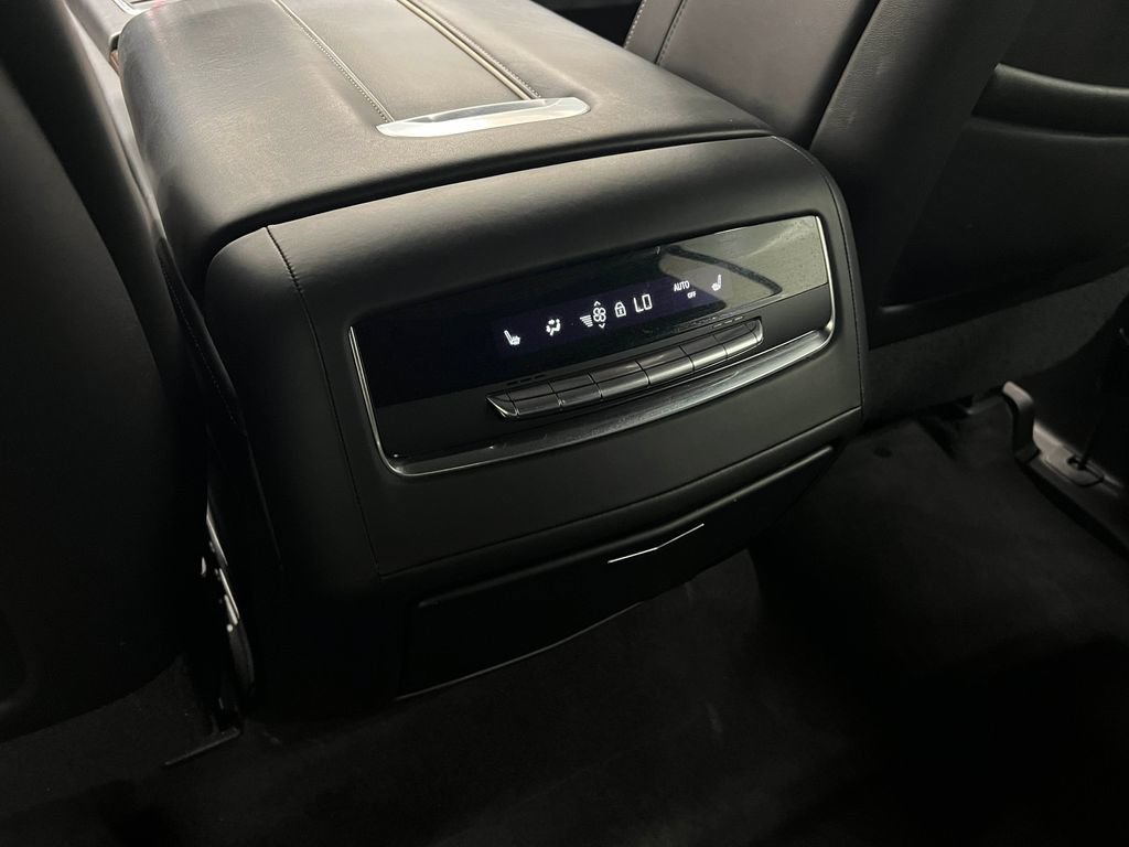 Used 2022 Cadillac Escalade ESV Sport Platinum AWD/4WD image 29