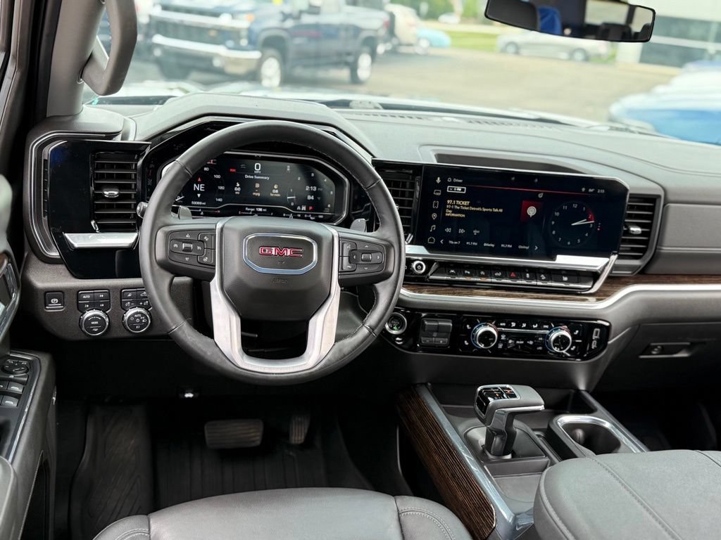 Used 2024 GMC Sierra 1500 Elevation w/ Elevation Premium Package AWD/4WD image 10