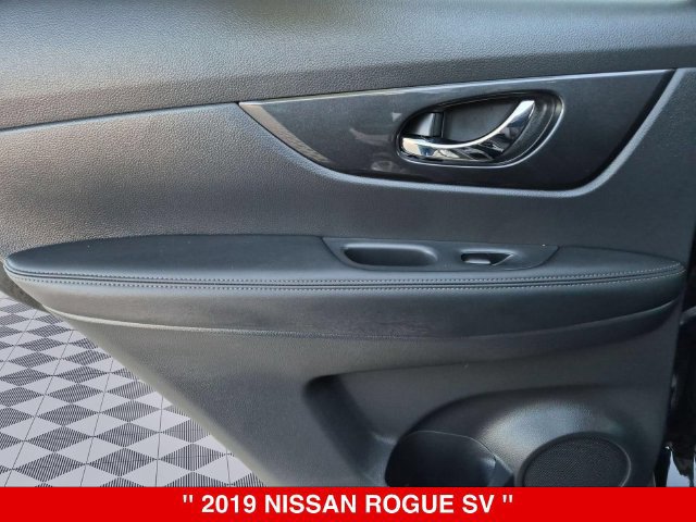 Used 2019 Nissan Rogue SV AWD/4WD image 27