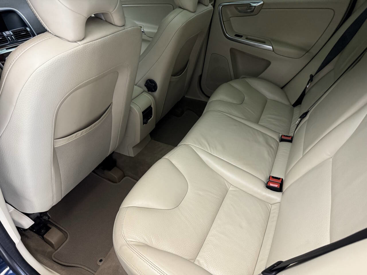 Used 2012 Volvo XC60 3.2 Premier Plus AWD/4WD image 31