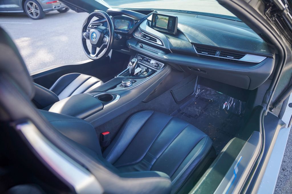 Used 2017 BMW i8 AWD/4WD image 32