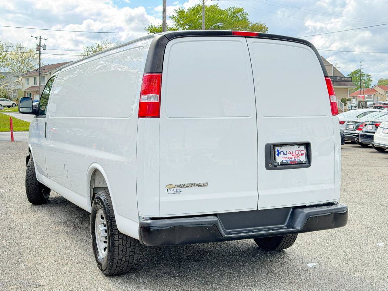 Used 2025 Chevrolet Express 2500 Extended w/ Driver Convenience Package RWD image 57