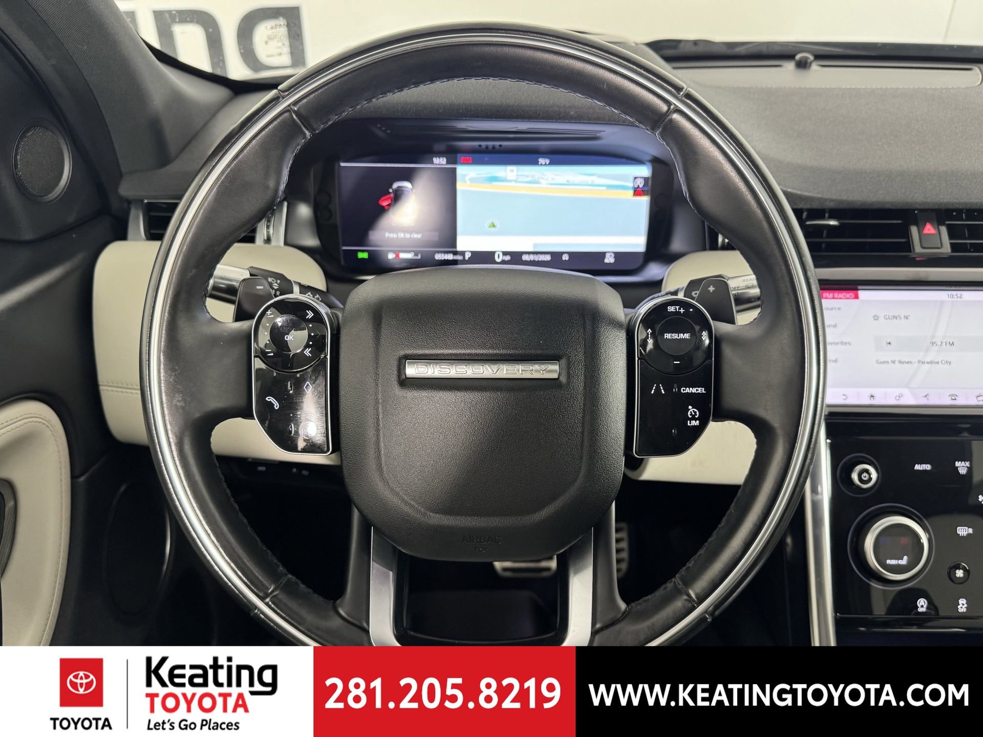 Used 2020 Land Rover Discovery Sport SE R-Dynamic image 29