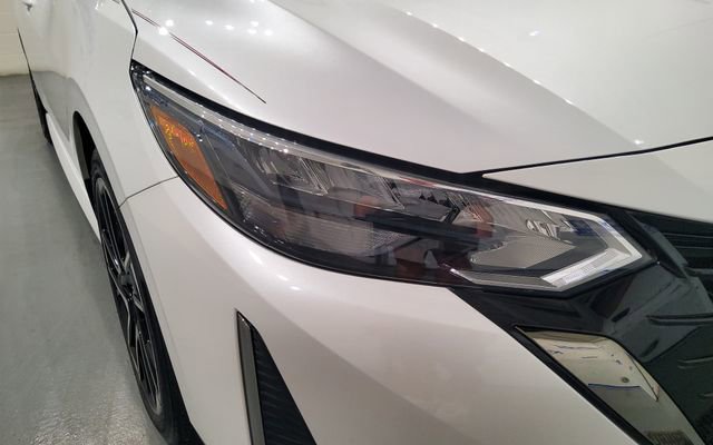 Used 2024 Nissan Sentra SR w/ SR Premium Package image 9