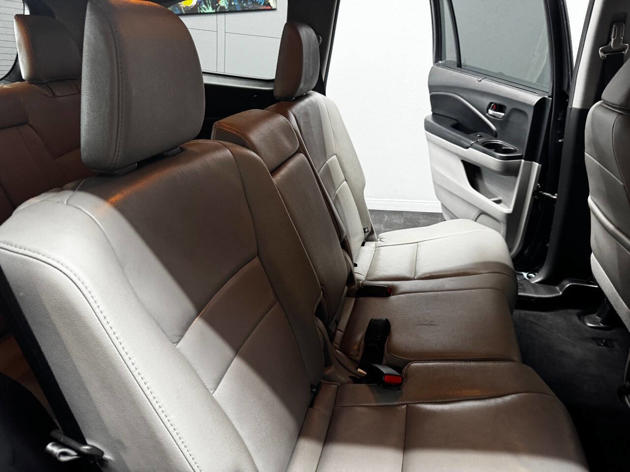 Used 2017 Honda Pilot Touring image 48