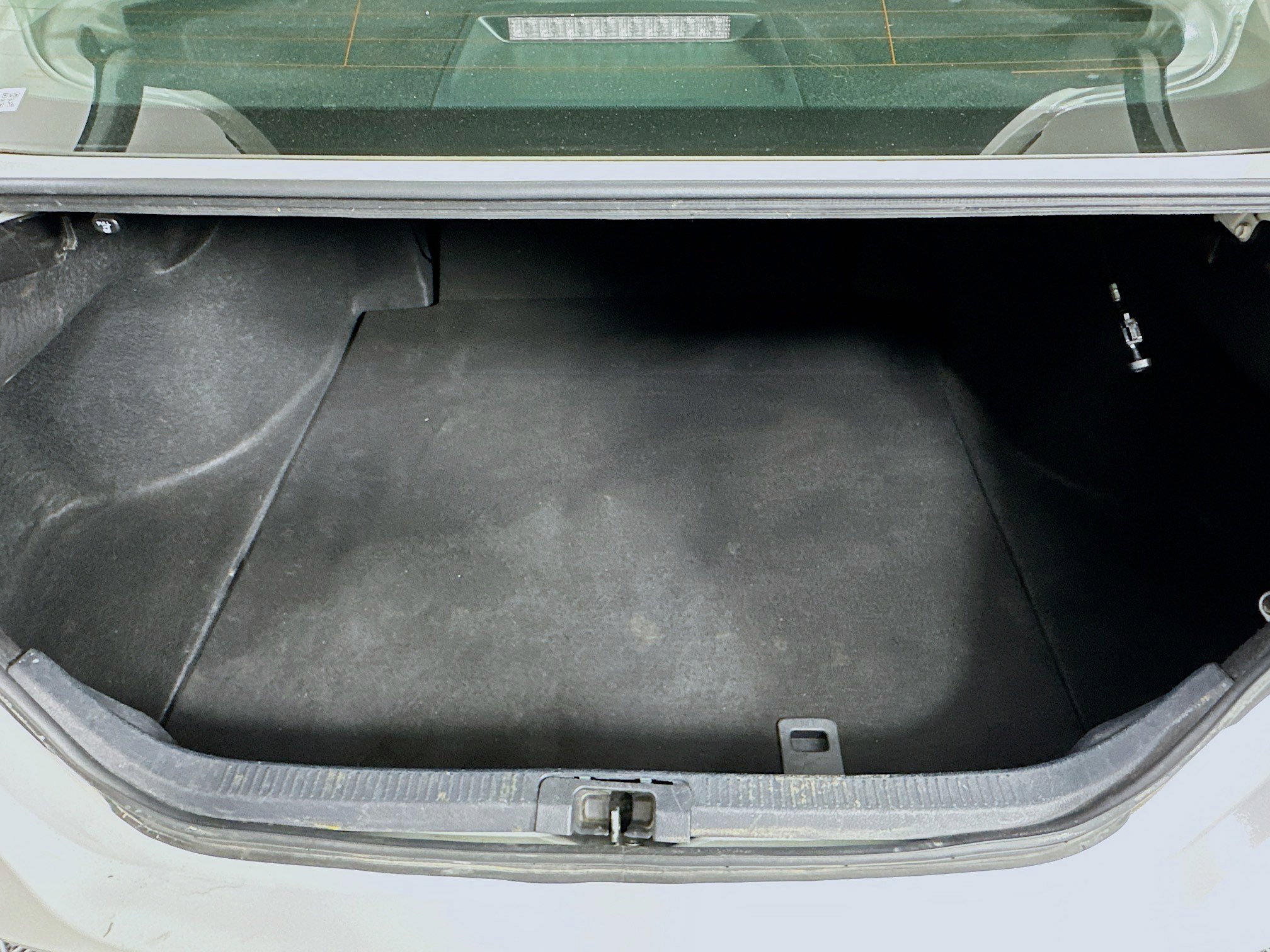 Used 2020 Toyota Camry LE image 28