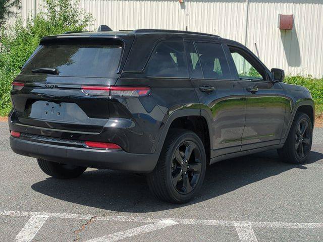 Certified 2023 Jeep Grand Cherokee Altitude AWD/4WD image 5