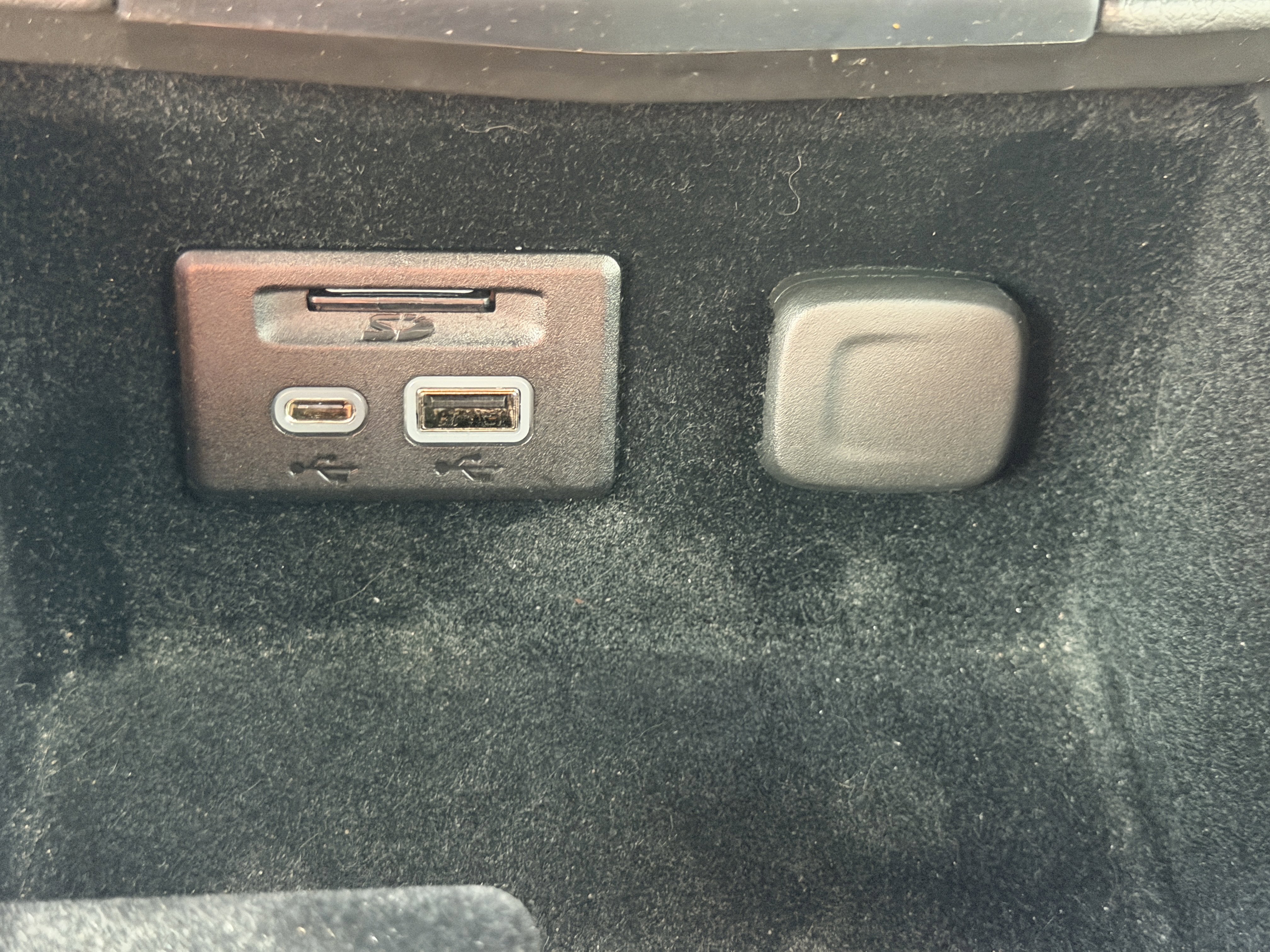 Used 2019 Cadillac XT4 Premium Luxury w/ Driver Assist Package image 23